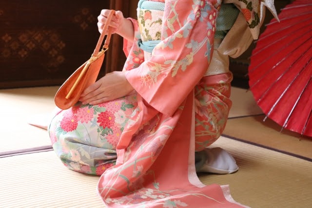 着物を着た女性